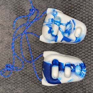 Climbing holds (hanging)